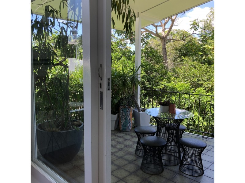 11 Euree street, Kenmore QLD 4069