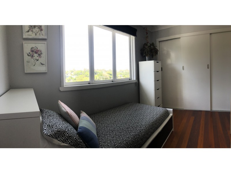 11 Euree street, Kenmore QLD 4069