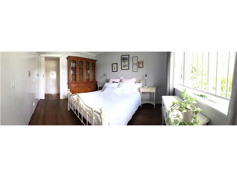 11 Euree street, Kenmore QLD 4069