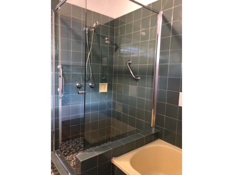 11 Euree street, Kenmore QLD 4069