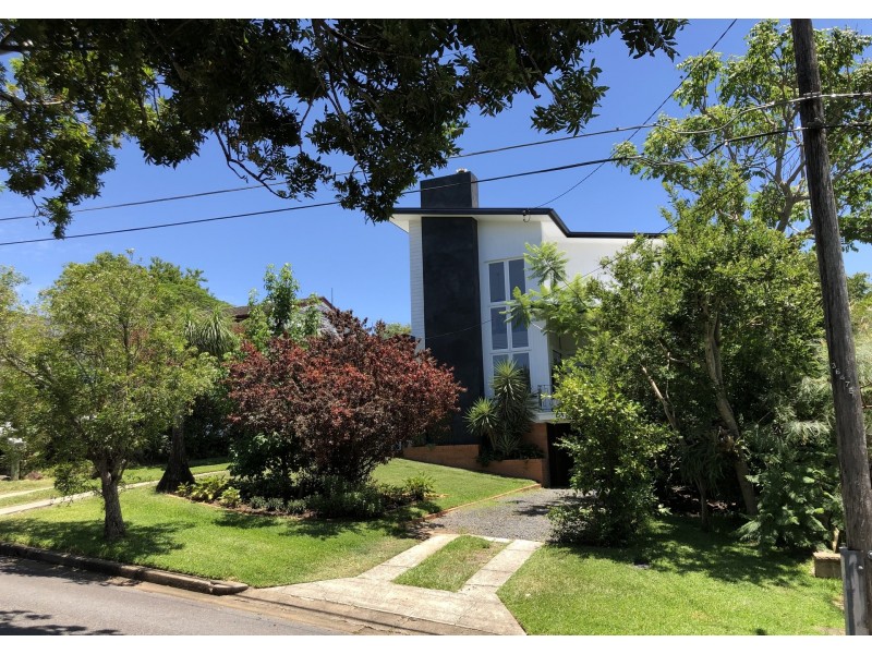 11 Euree street, Kenmore QLD 4069