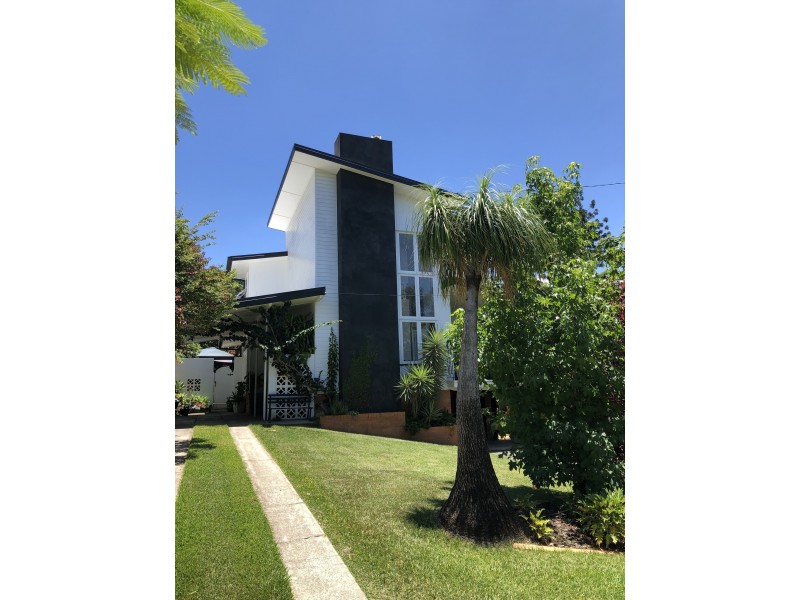 11 Euree street, Kenmore QLD 4069