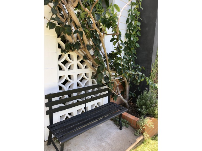 11 Euree street, Kenmore QLD 4069