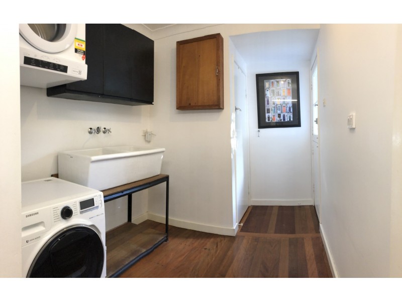 11 Euree street, Kenmore QLD 4069