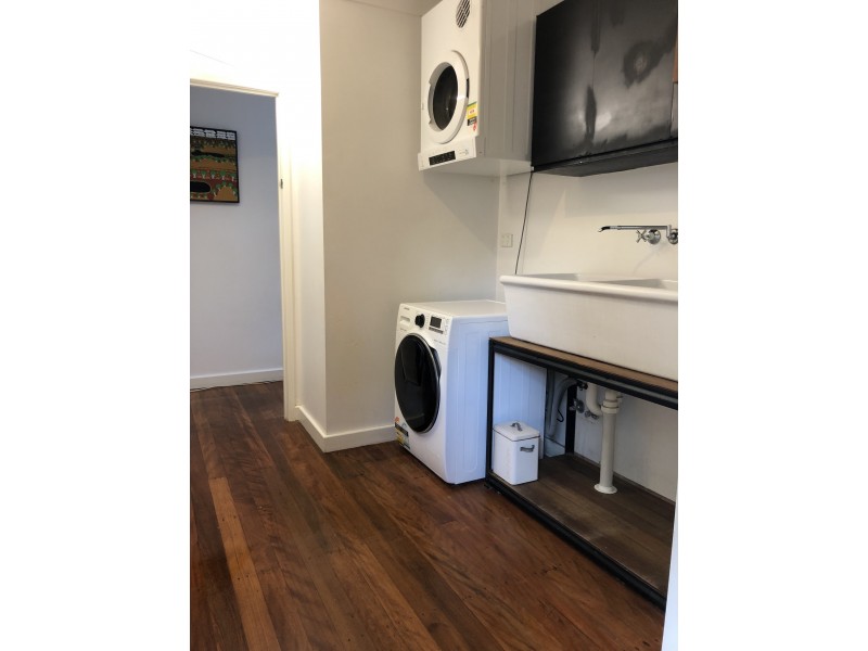 11 Euree street, Kenmore QLD 4069