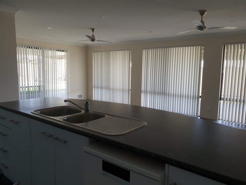 21 Brittania Parade, Wandina WA 6530