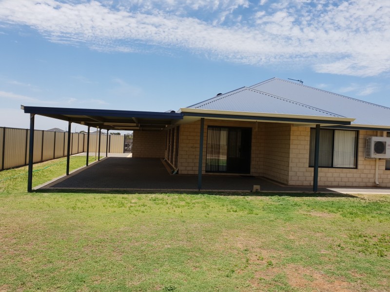 21 Brittania Parade, Wandina WA 6530