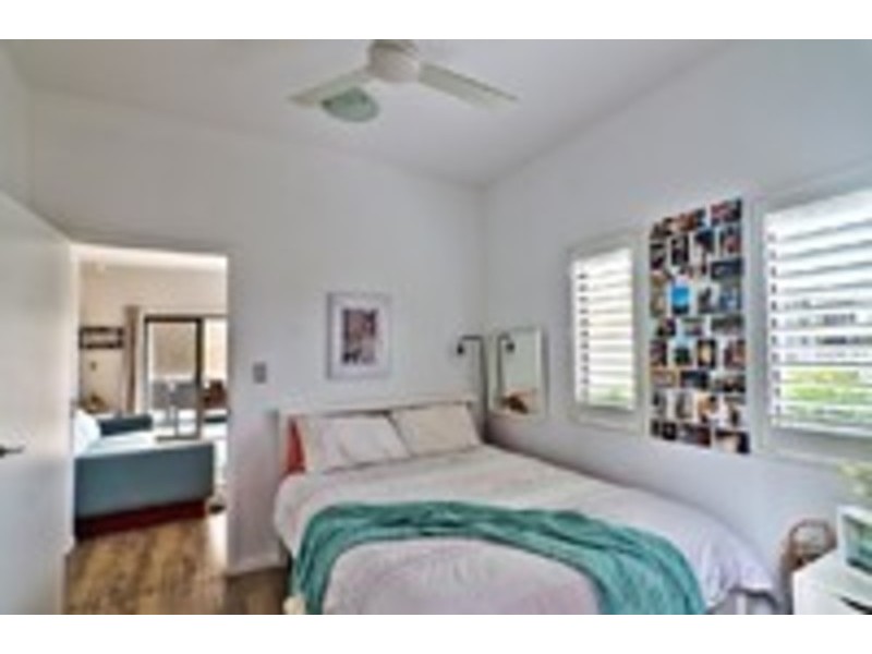 1/77 McLean Street, Coolangatta QLD 4225