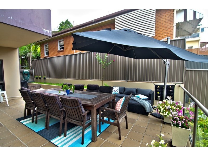 1/77 McLean Street, Coolangatta QLD 4225