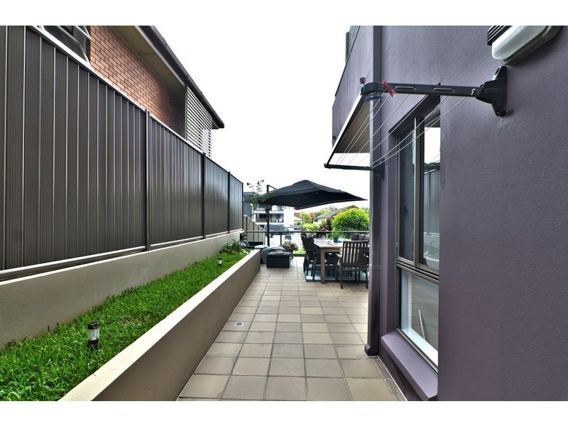 1/77 McLean Street, Coolangatta QLD 4225