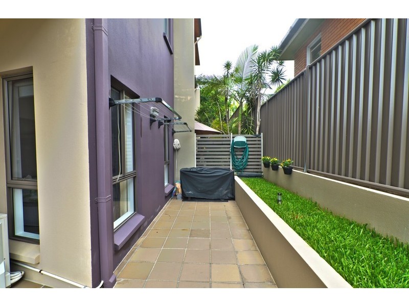 1/77 McLean Street, Coolangatta QLD 4225