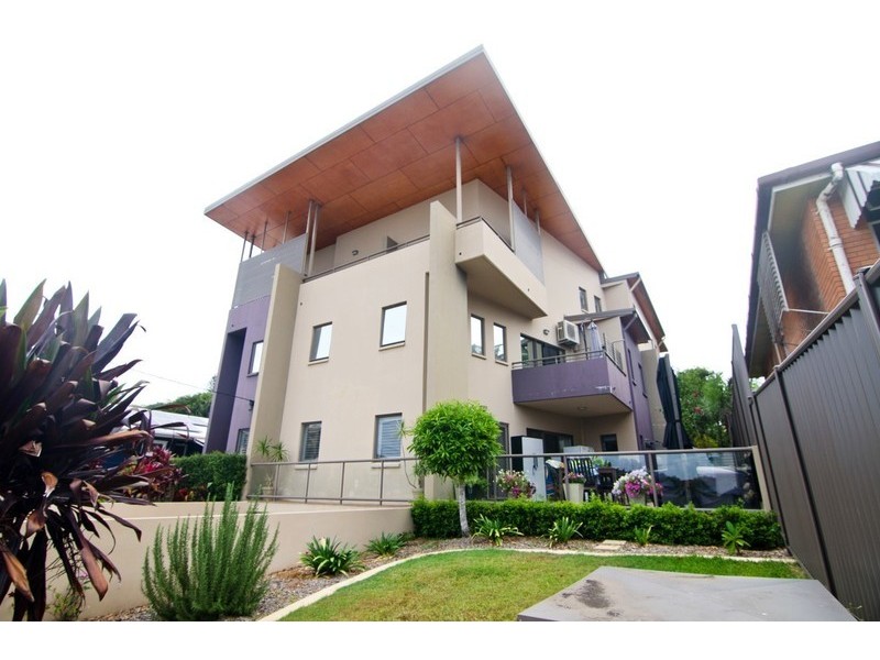 1/77 McLean Street, Coolangatta QLD 4225