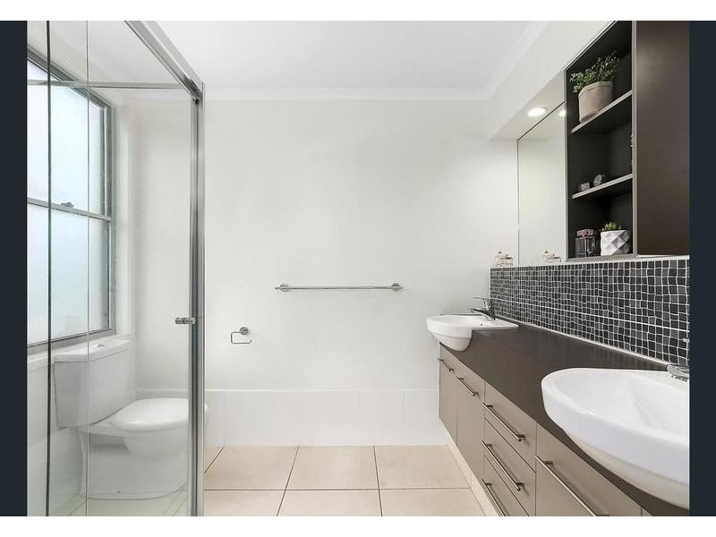 5 Quandong Street, Meridan Plains QLD 4551