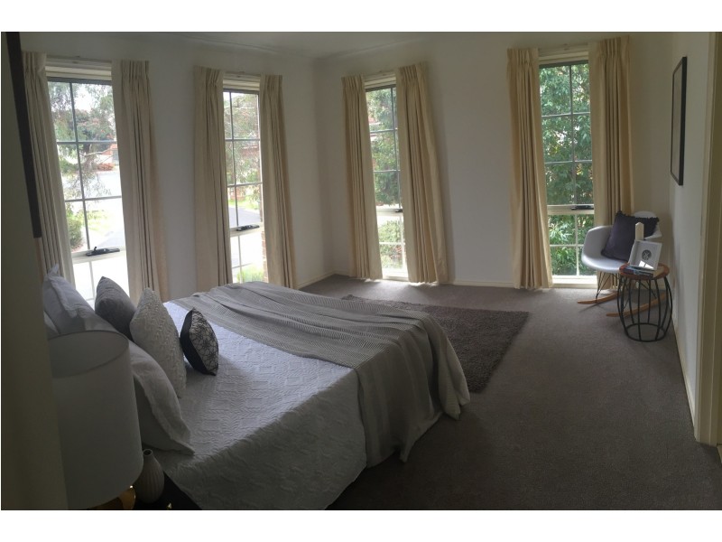 6 Hester Walk, Macleod VIC 3085