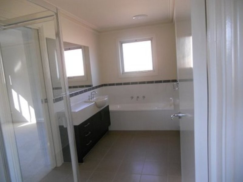 1/172 Bayswater Road, Croydon South VIC 3136