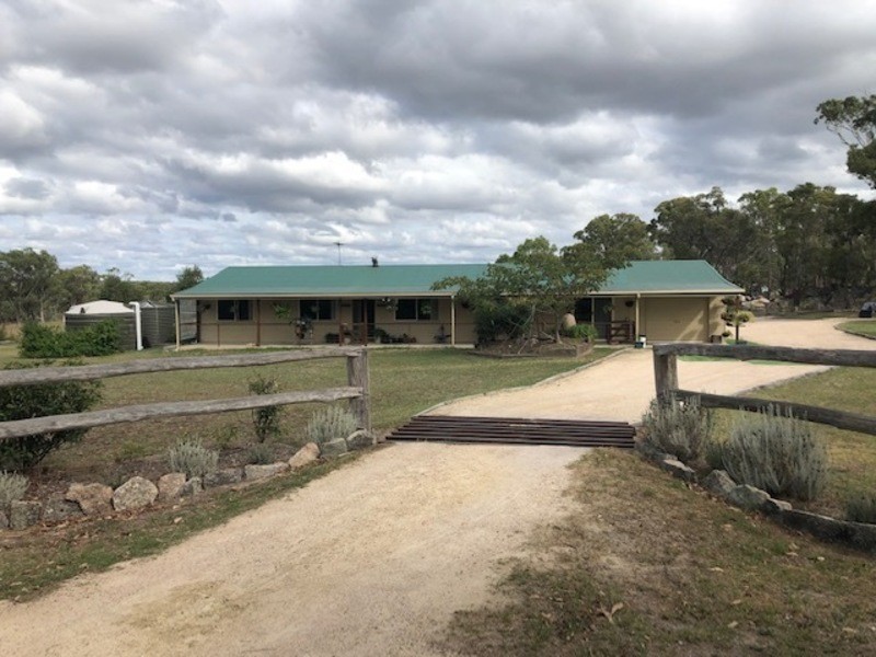 155 Cannon Creek Road, Stanthorpe QLD 4380