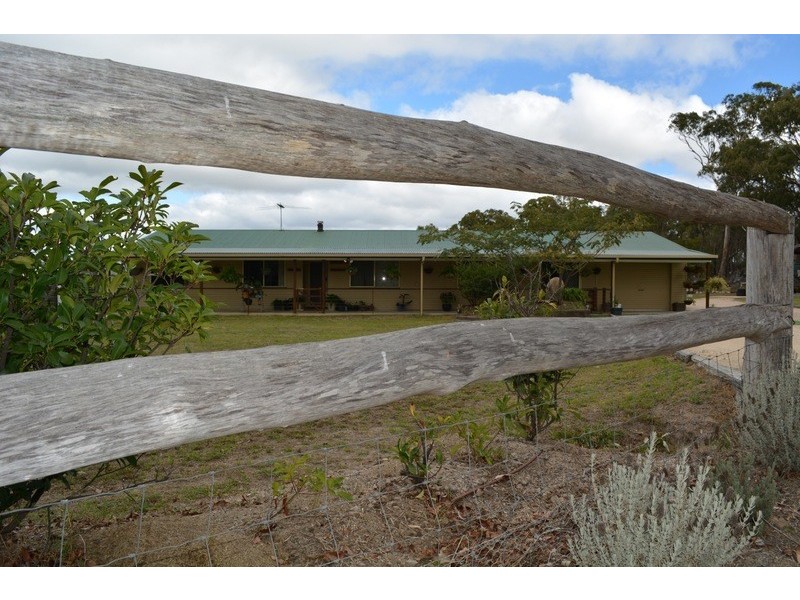 155 Cannon Creek Road, Stanthorpe QLD 4380