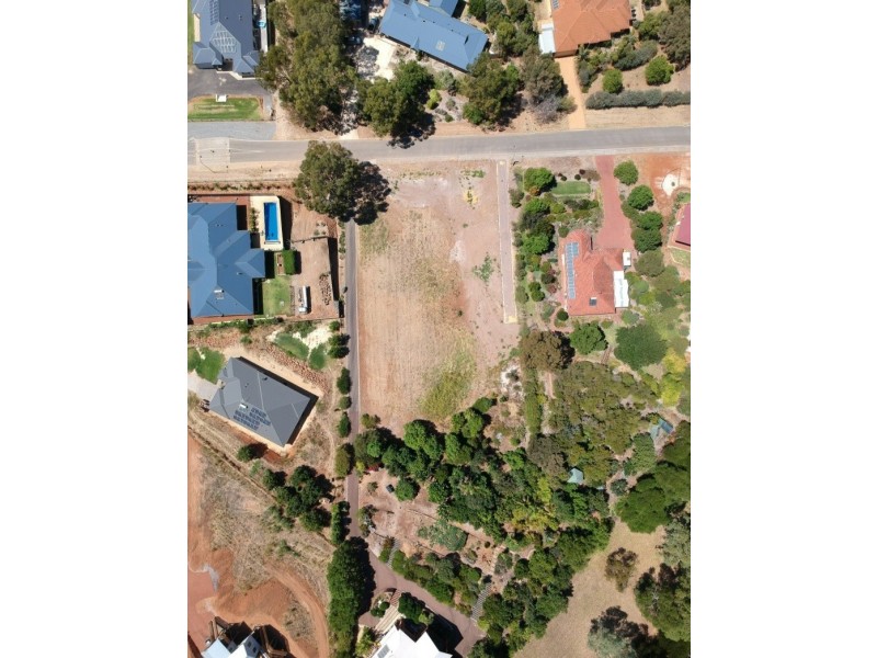 9 Maclean Street, Roleystone WA 6111