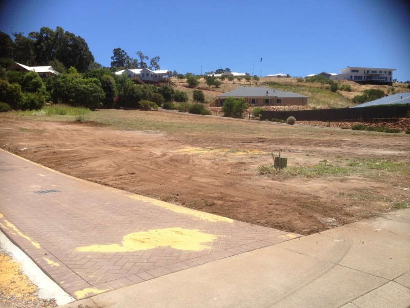 9 Maclean Street, Roleystone WA 6111