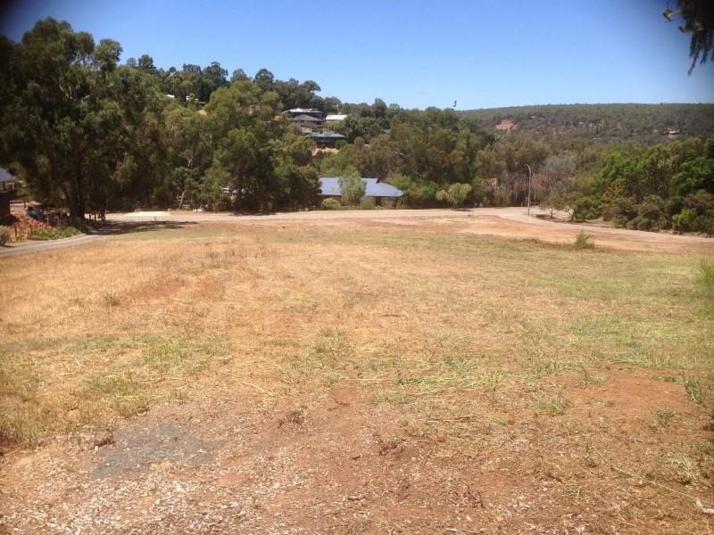 9 Maclean Street, Roleystone WA 6111