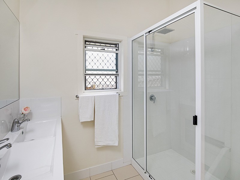 16 Wyeth Street, Wynnum QLD 4178