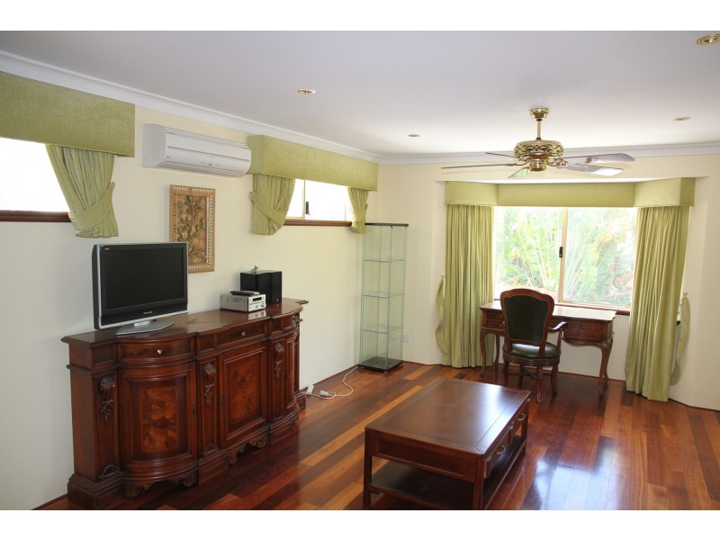 23 James Street, Mariginiup WA 6078