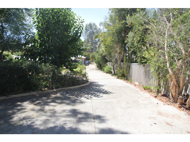 23 James Street, Mariginiup WA 6078