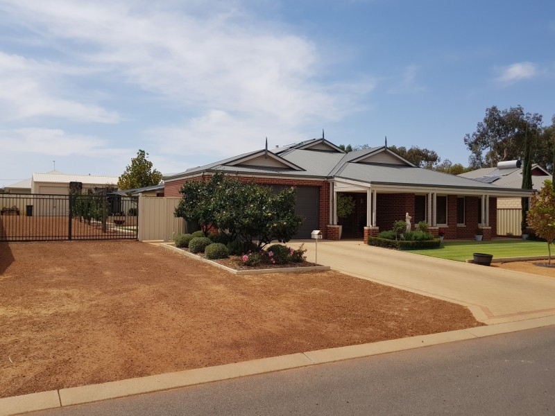 38 Reid Street, Quairading WA 6383