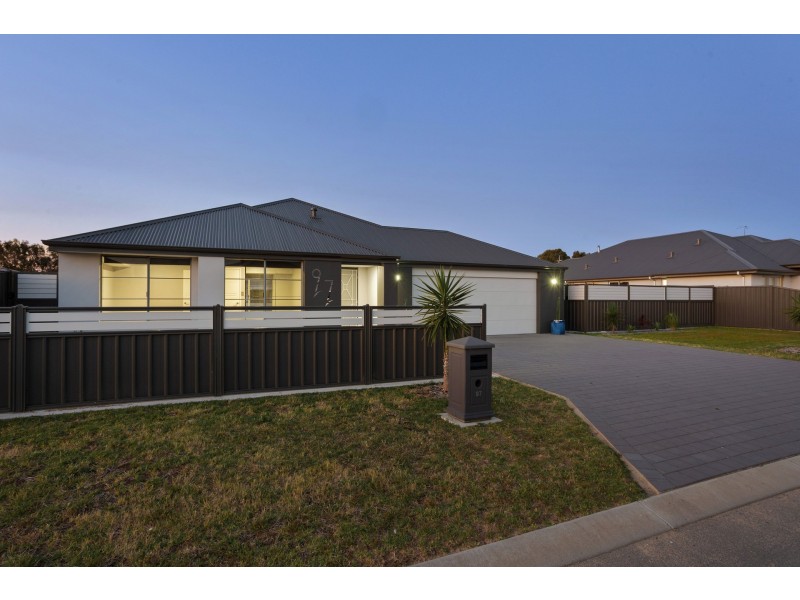 97 Kalyang Loop, Byford WA 6122