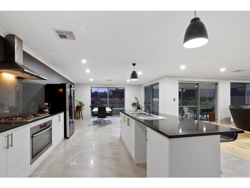 97 Kalyang Loop, Byford WA 6122