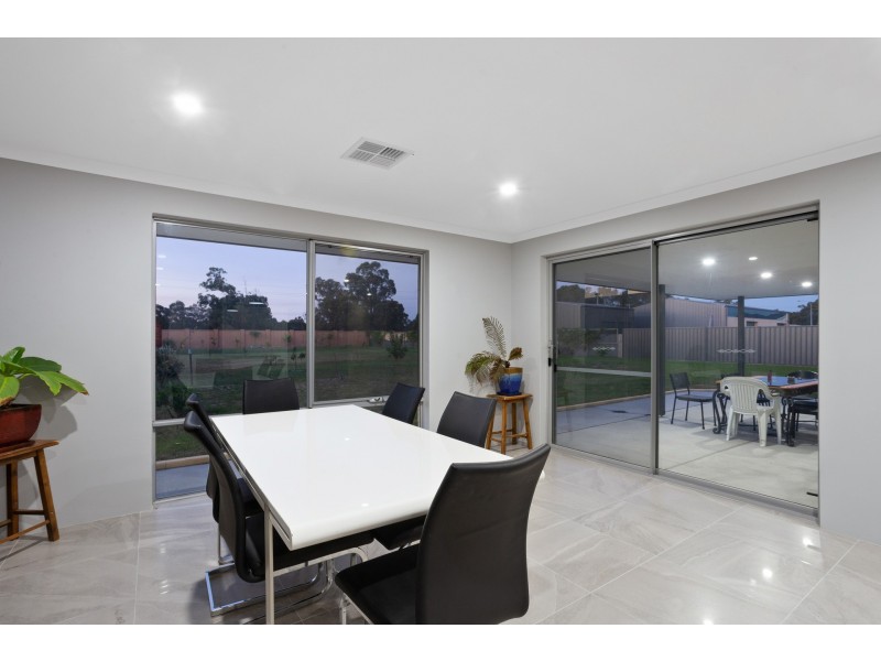 97 Kalyang Loop, Byford WA 6122