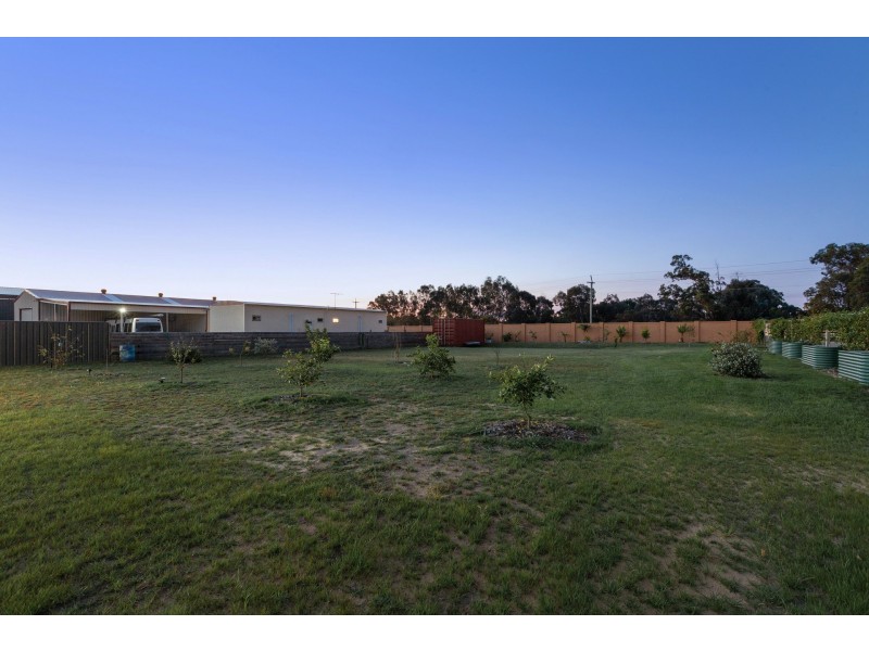 97 Kalyang Loop, Byford WA 6122