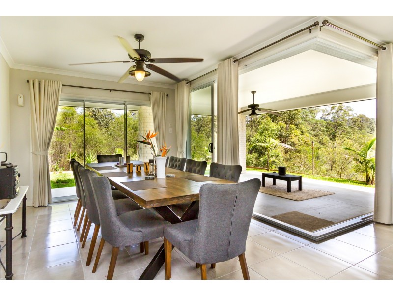 90 Kingfisher Drive, Upper Kedron QLD 4055