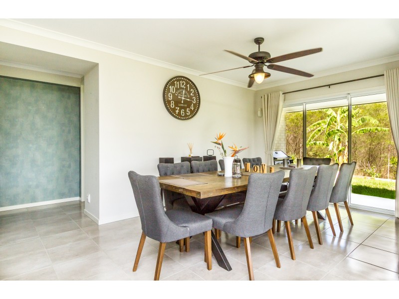 90 Kingfisher Drive, Upper Kedron QLD 4055