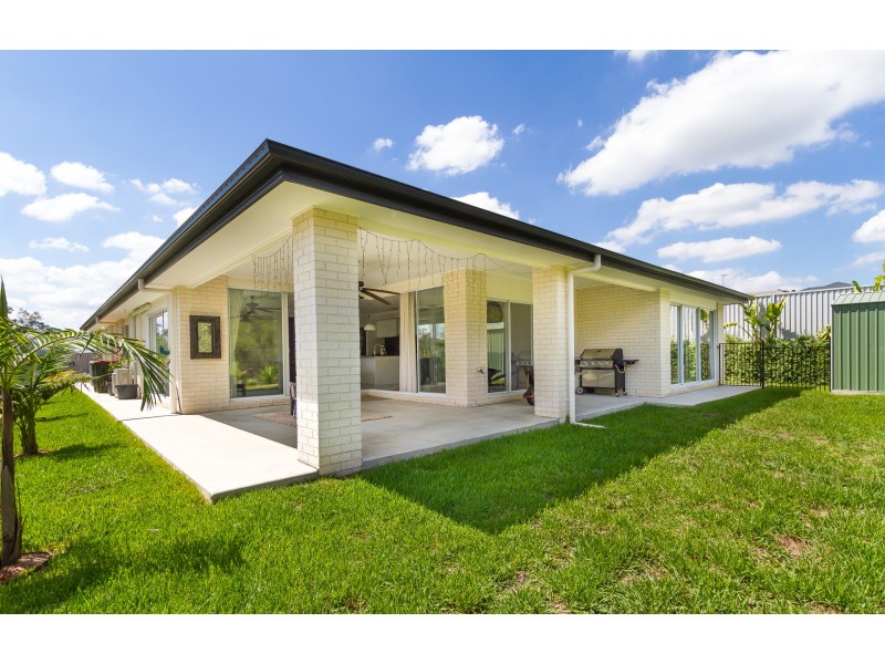 90 Kingfisher Drive, Upper Kedron QLD 4055