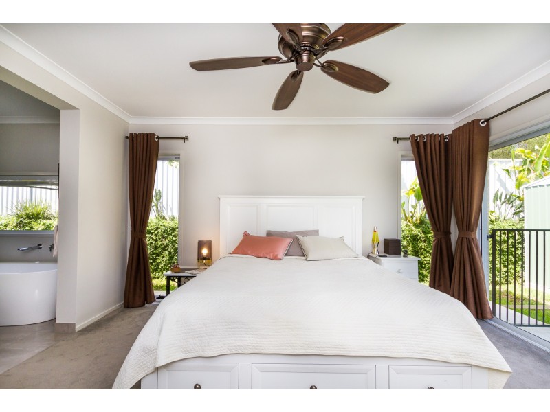 90 Kingfisher Drive, Upper Kedron QLD 4055