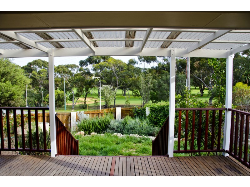 135 Stevens Street, White Gum Valley WA 6162