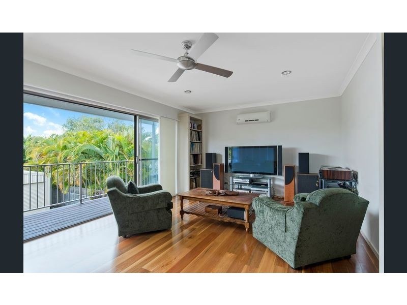 11 Wentworth Parade, Golden Beach QLD 4551