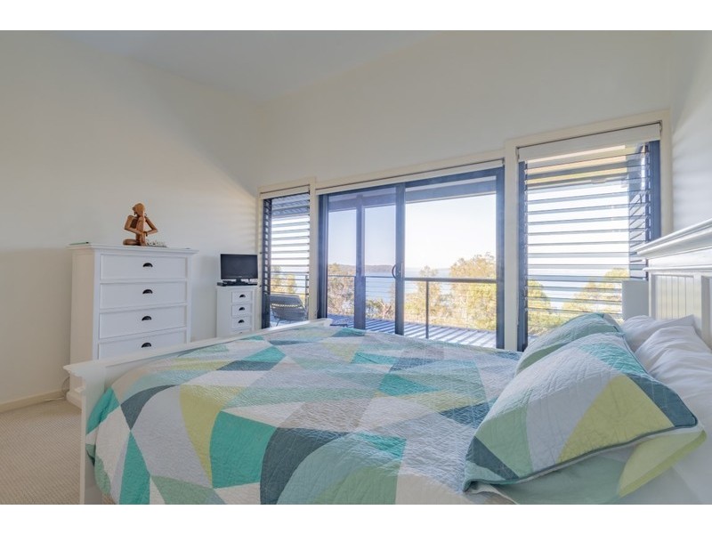 31 Beach Road, Wangi Wangi NSW 2267