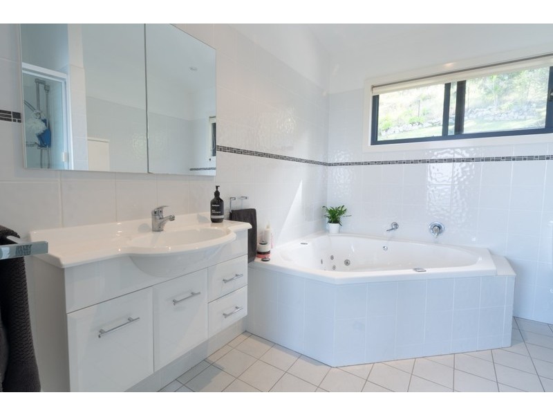 31 Beach Road, Wangi Wangi NSW 2267