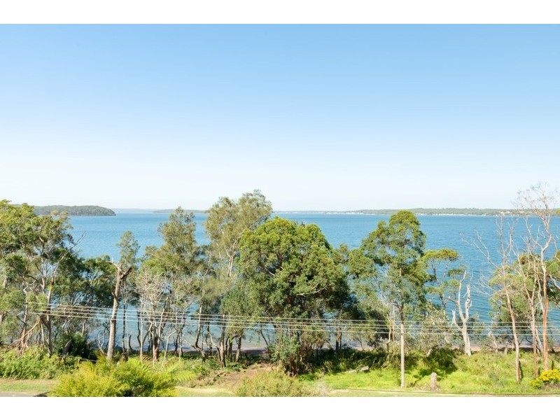 31 Beach Road, Wangi Wangi NSW 2267