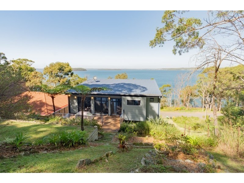 31 Beach Road, Wangi Wangi NSW 2267