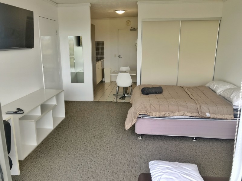 517/25 Lake Orr Drive, Varsity Lakes QLD 4227