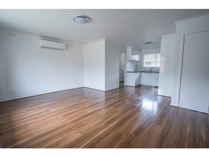 9/52-54 King George Pde, Dandenong North VIC 3175