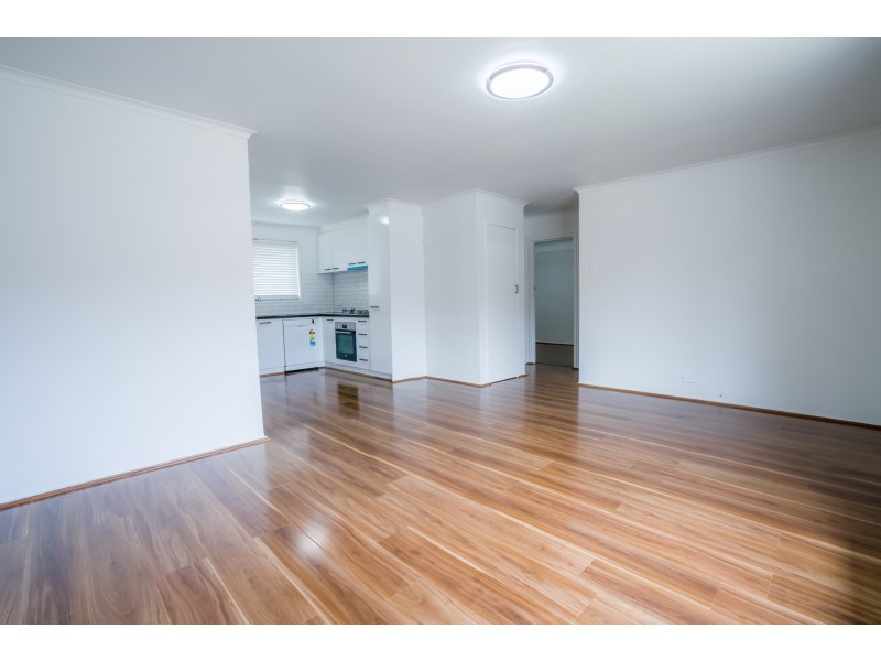 9/52-54 King George Pde, Dandenong North VIC 3175