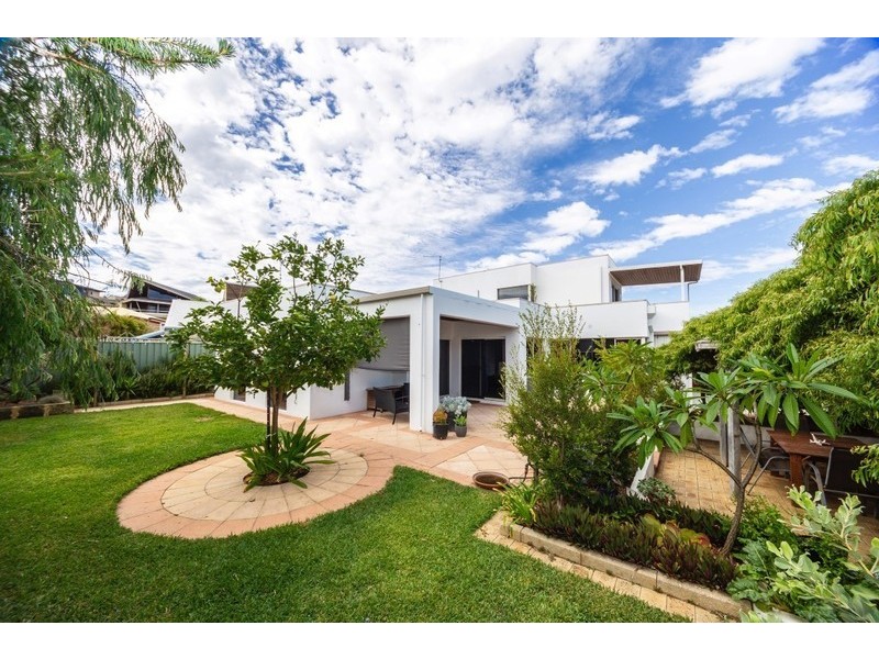 33 Parakeet Way, Coogee WA 6166