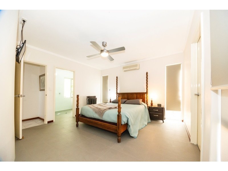 33 Parakeet Way, Coogee WA 6166