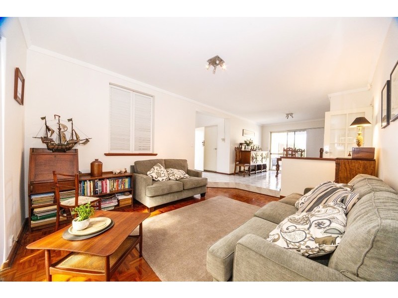 33 Parakeet Way, Coogee WA 6166