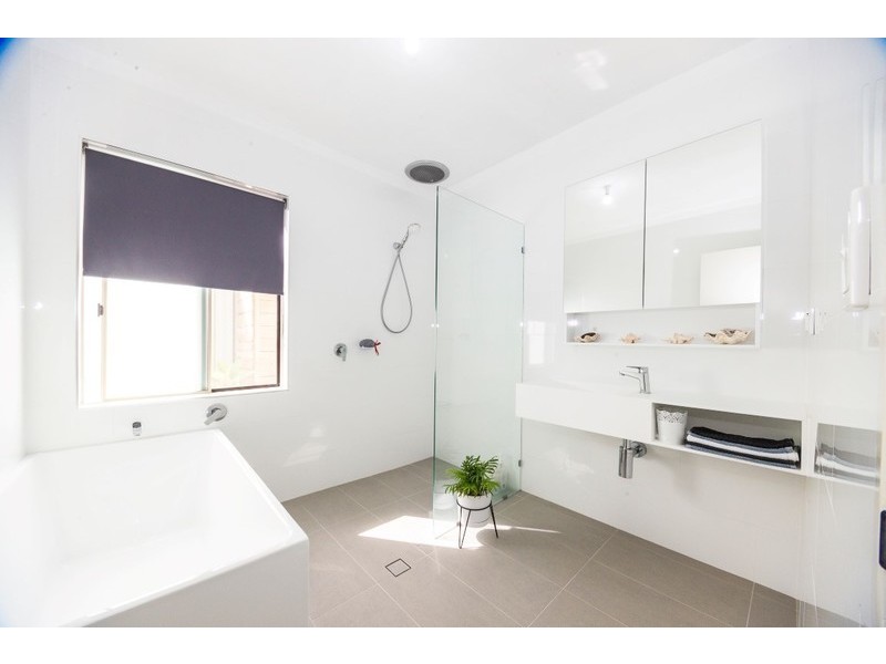 33 Parakeet Way, Coogee WA 6166