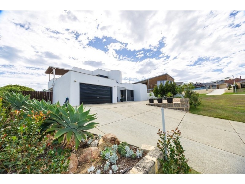 33 Parakeet Way, Coogee WA 6166